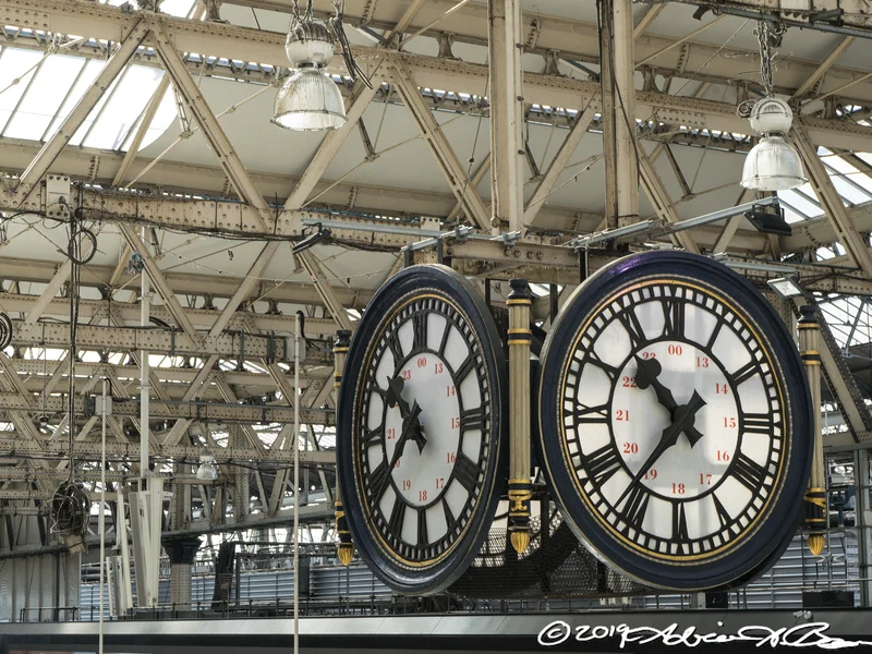 Waterloo Station, 10:37